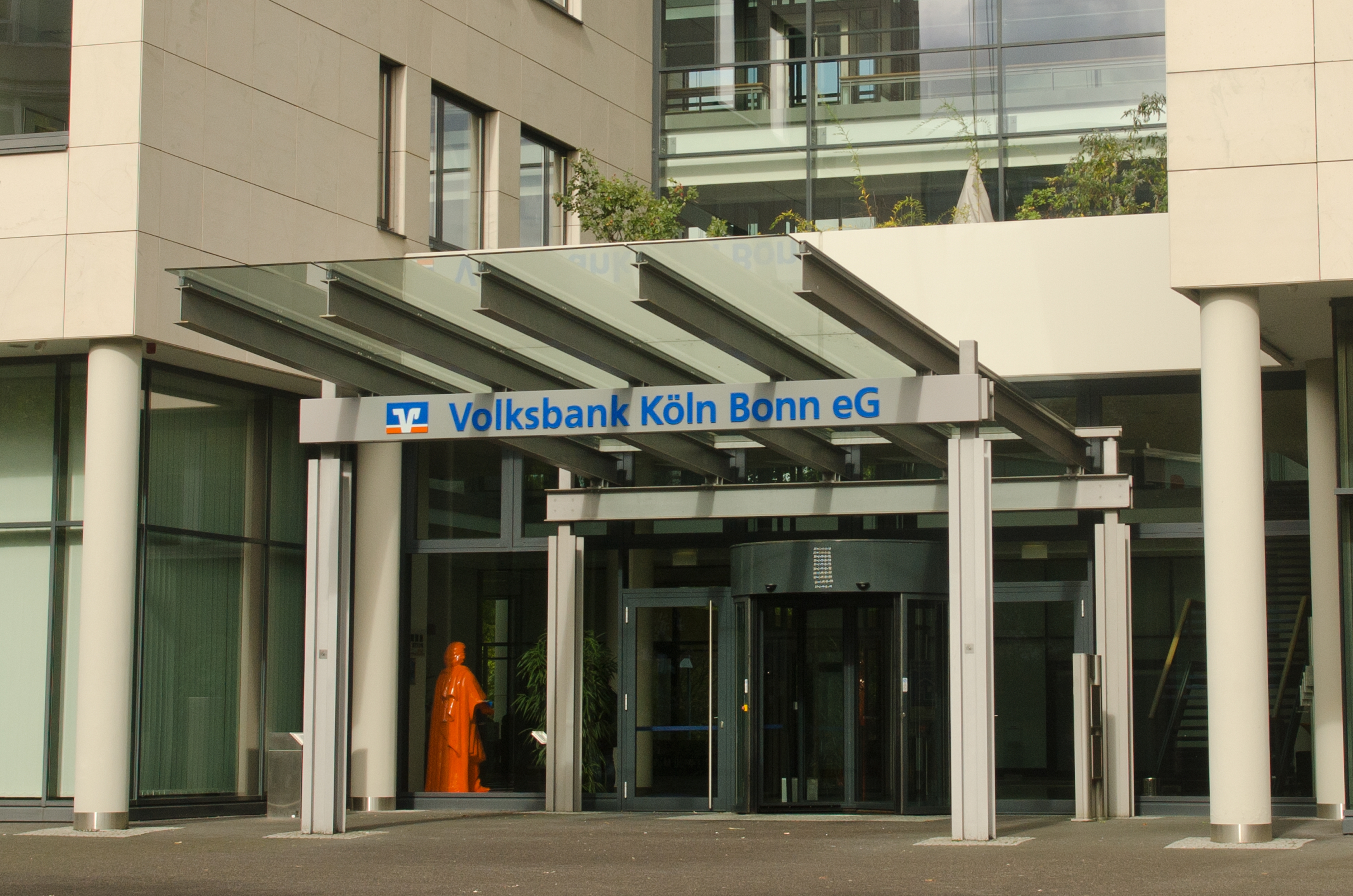 Hauptstelle Bonn in der Rheinaue - Eingang